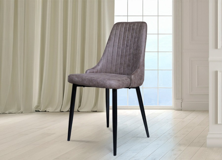 Silla Hane color marrón con patas metálicas negras