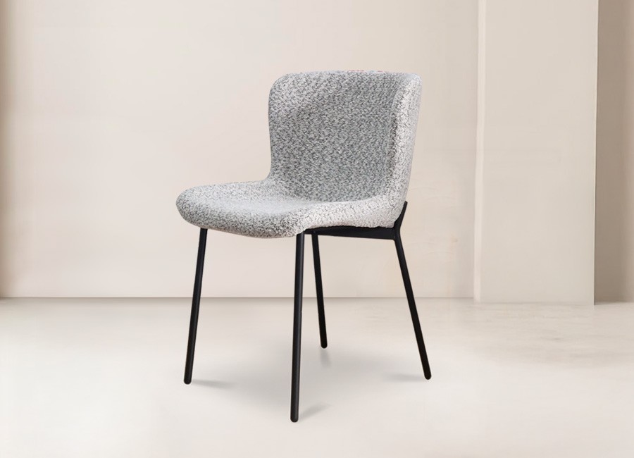 Silla Vera color gris con patas metálicas negras