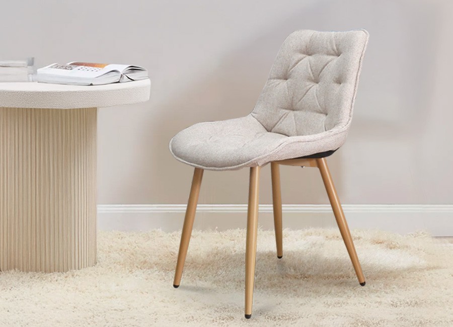 Silla Noa beige con patas metálicas negras