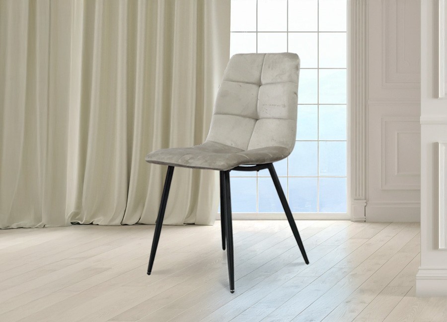 Silla Mistra color arena con patas metálicas negras
